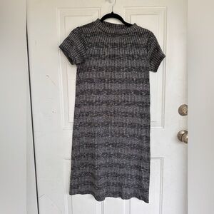 No brand knee length dress sleeveless with a mini turtle neck Size S